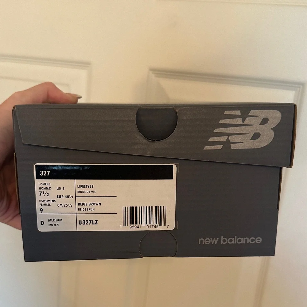 New Balance Beige and White Women's Sneakers - Picture 5 of 5